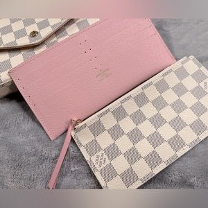 White checkered bag on chain